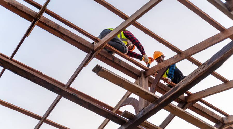 Professional gutter cleaning services in Klamath, CA